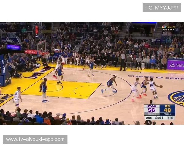 格林替补席怒喷裁判,队友都不敢劝 格林替补席怒喷裁判,队友都不敢劝