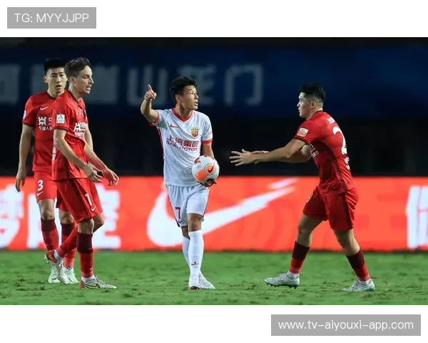 武磊单刀推射破门，上海海港热身赛3-0完胜对手